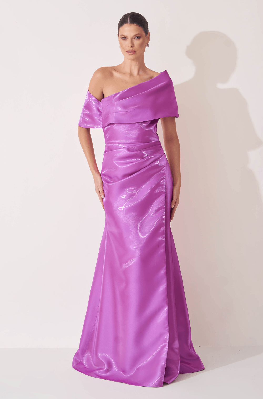 Vestido Fucsia glow ombro a ombro de alfaiataria