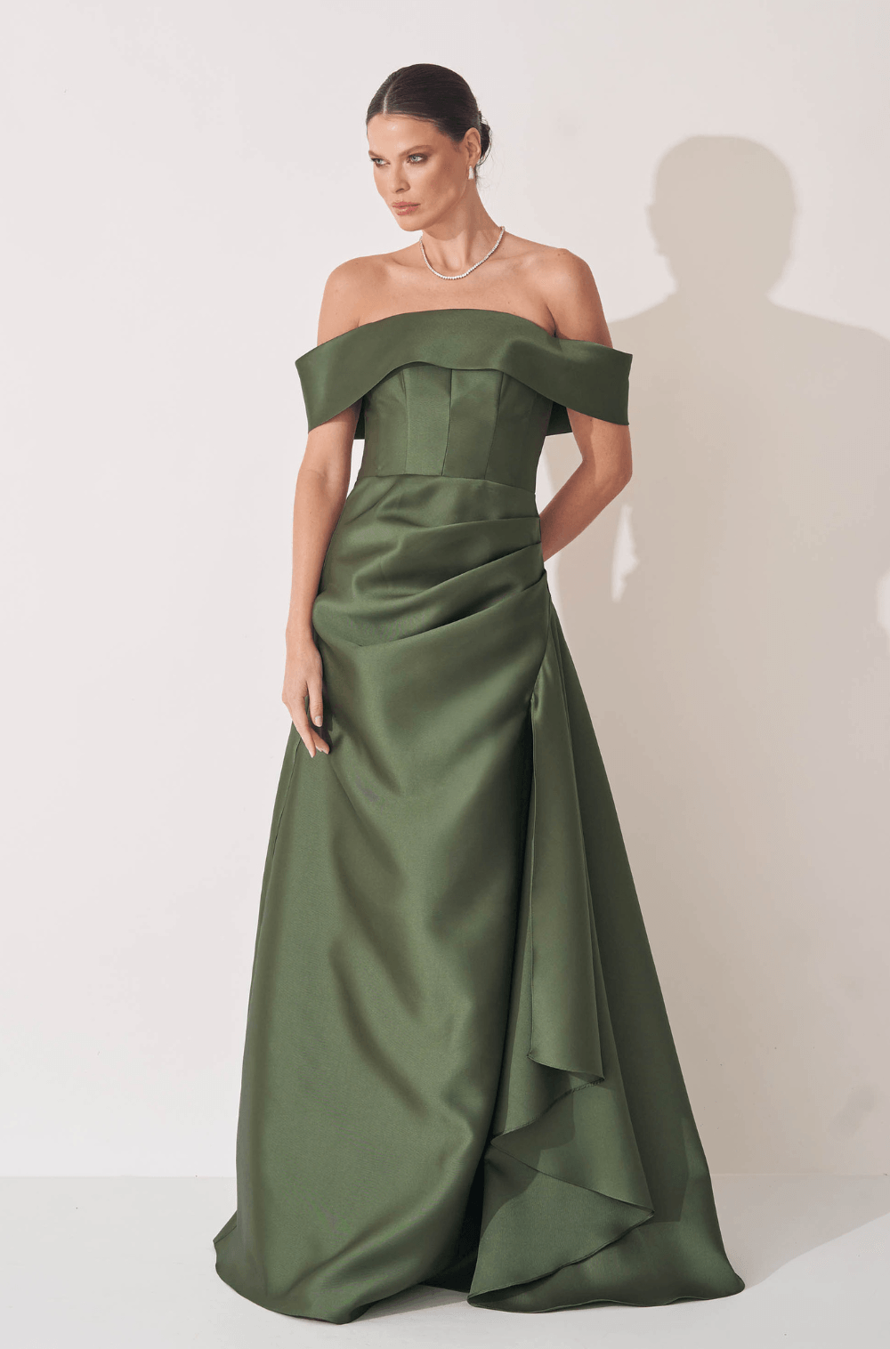 Vestido Verde Oliva alfaiataria ombro a ombro 