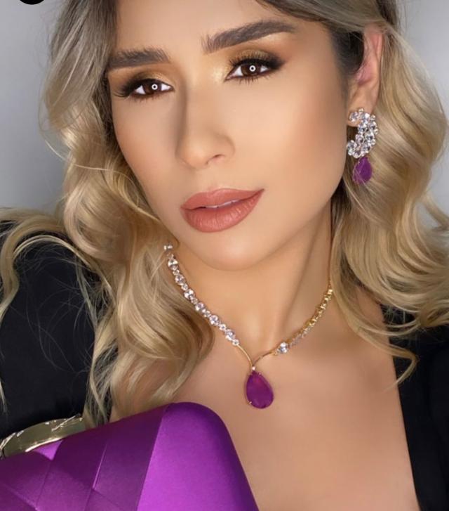 Jóia Roxa Gravata 